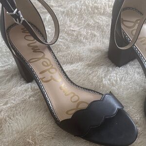 Black Bow Detail Women's Heels
Worn only once!